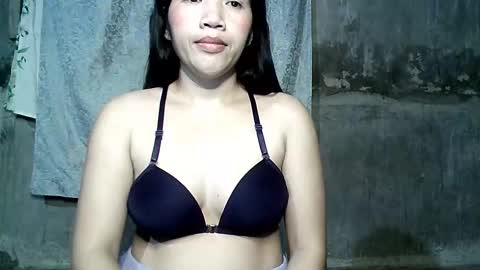 Snapshot of xxsexypinayxx466789 chatting on 10.23.25 Windy online show from 10.23.25