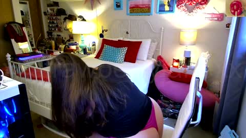 Strawberry Jane online show from 01.17.25