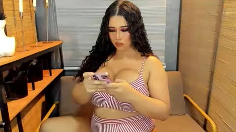 Snapshot of xxtastefullayeshaxx chatting on 09.30.25 xxtastefullayeshaxx online show from 09.30.25