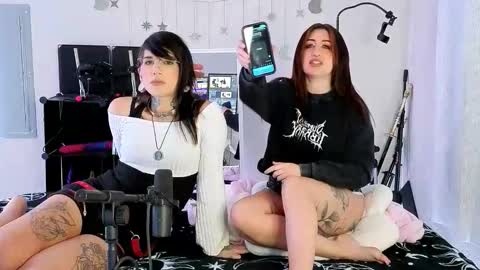 Snapshot of xxunholymusexx chatting on 02.12.26 Muse n Poppy online show from 02.12.26