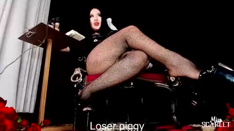 Snapshot of xxx_madamme chatting on 09.29.25 Mistress Scarlet Igmiss scarlet978 online show from 09.29.25