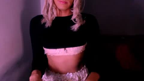 Snapshot of xxxanonymousloverxxx chatting on 10.09.25 Chiara online show from 10.09.25