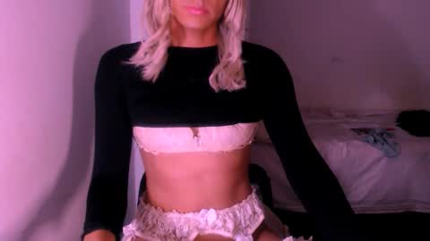 Snapshot of xxxanonymousloverxxx chatting on 10.14.25 Chiara online show from 10.14.25