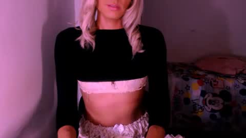 Snapshot of xxxanonymousloverxxx chatting on 11.03.25 Chiara online show from 11.03.25