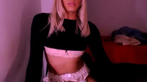 Snapshot of xxxanonymousloverxxx chatting on 11.11.25 Chiara online show from 11.11.25