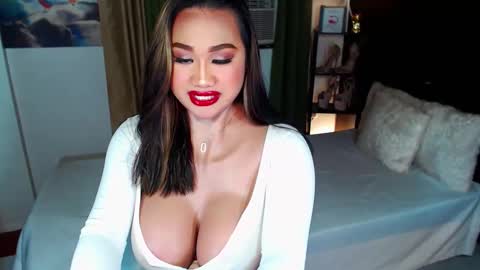 Snapshot of xxxgiganticoliviacummerxxx chatting on 01.14.25 OLIVIA online show from 01.14.25