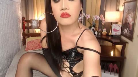 QUEENCY online show from 10.09.25