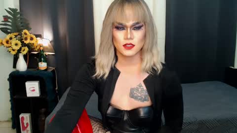 QueenMarina online show from 12.25.24