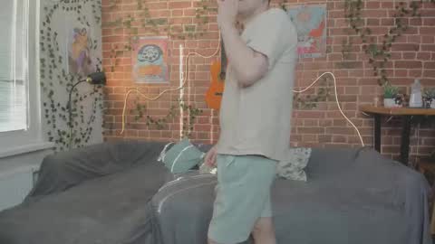 Snapshot of yami_yami_yami chatting on 10.01.25 Mia and Andry online show from 10.01.25