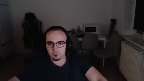 Snapshot of yamillamal157 chatting on 11.20.25 YamilLamal online show from 11.20.25