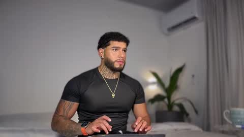 yamp sambrano online show from 11.12.25