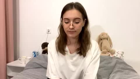 Snapshot of yaniraekberg chatting on 10.20.25 Marry online show from 10.20.25