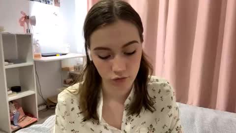 Snapshot of yaniraekberg chatting on 10.24.25 Marry online show from 10.24.25