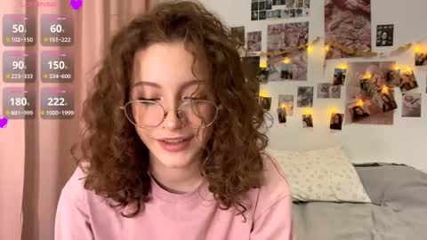 Snapshot of yaniraekberg chatting on 11.30.25 Marry online show from 11.30.25