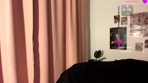 Snapshot of yaniraekberg chatting on 12.16.25 Marry online show from 12.16.25