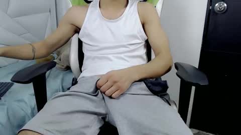 Snapshot of yankeee_ chatting on 11.28.25 DANILO online show from 11.28.25