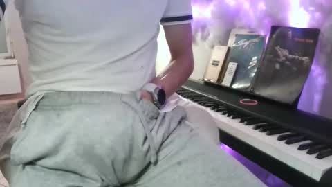 yannsolo8106 online show from 10.28.25