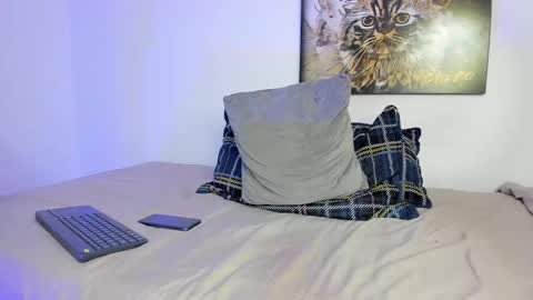 yanpaul83 online show from 10.01.25