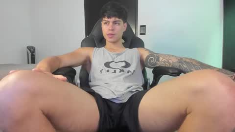 yanpaul83 online show from 10.18.25