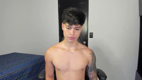 yanpaul83 online show from 11.20.25