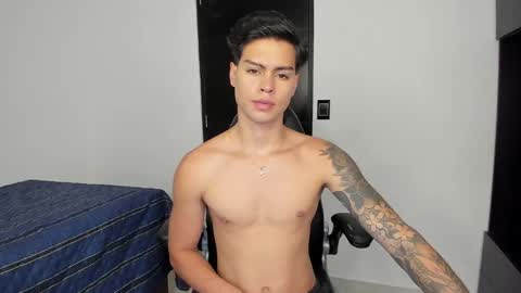 yanpaul83 online show from 11.22.25