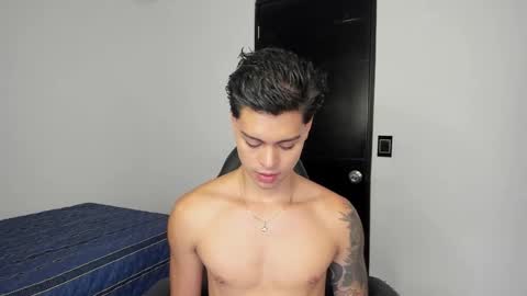 yanpaul83 online show from 12.04.25