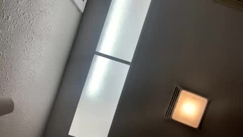 Snapshot of yanyanpixie chatting on 10.31.25 yanyanpixie online show from 10.31.25