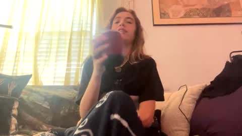 Snapshot of yanyanpixie chatting on 11.05.25 yanyanpixie online show from 11.05.25