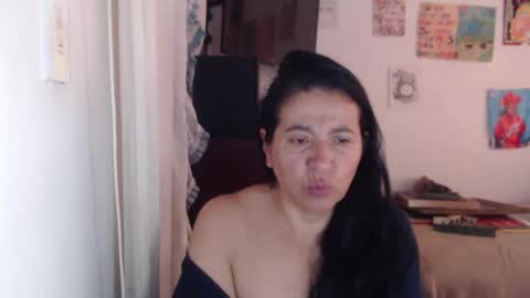 Snapshot of yasmin_love85 chatting on 09.11.25 yasmin_love85 online show from 09.11.25
