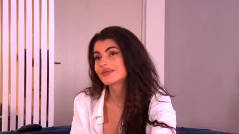 Yasmina  online show from 11.14.25