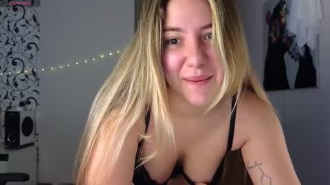 Yasyaa  online show from 02.09.25