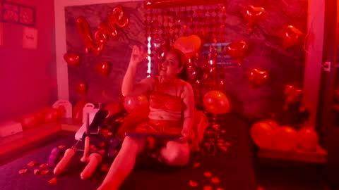 Snapshot of yaya____ chatting on 02.15.25 yaya____ online show from 02.15.25