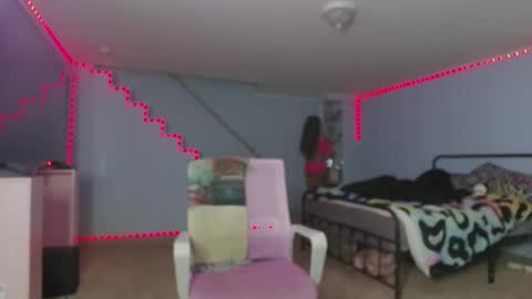 Snapshot of yazminroyal chatting on 12.11.24 Yazmin Royal online show from 12.11.24