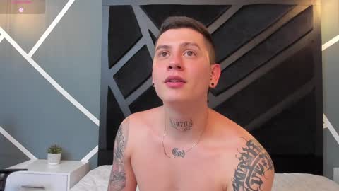 Snapshot of yeiko_romero_ chatting on 01.22.25 YEIKO ROMERO online show from 01.22.25