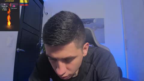 Snapshot of yeiko_romero_ chatting on 11.05.25 YEIKO ROMERO online show from 11.05.25