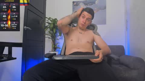 Snapshot of yeiko_romero_ chatting on 11.09.25 YEIKO ROMERO online show from 11.09.25