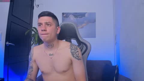 Snapshot of yeiko_romero_ chatting on 11.12.25 YEIKO ROMERO online show from 11.12.25