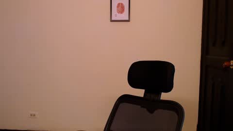 Yeff ind. model  online show from 12.17.24