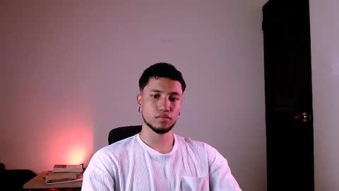 Yeff ind. model  online show from 02.21.25