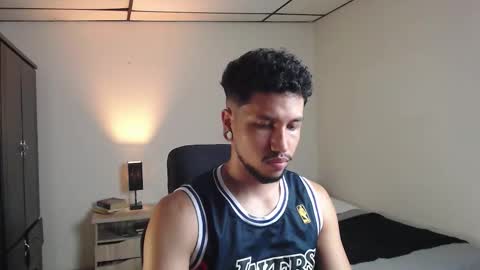 Yeff ind. model  online show from 11.23.25