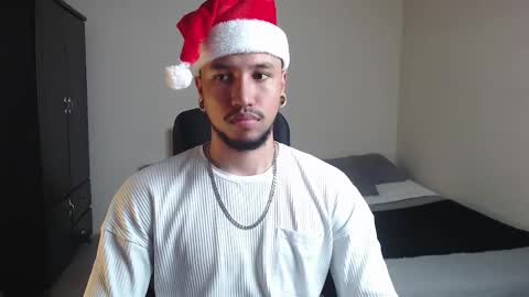 Yeff ind. model  online show from 12.03.25