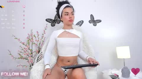 Snapshot of yess__daddyy chatting on 11.28.25 YAMPOOL online show from 11.28.25