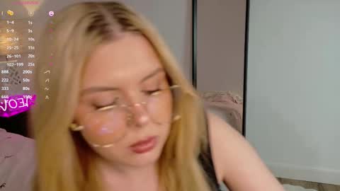 Kiki online show from 11.25.25