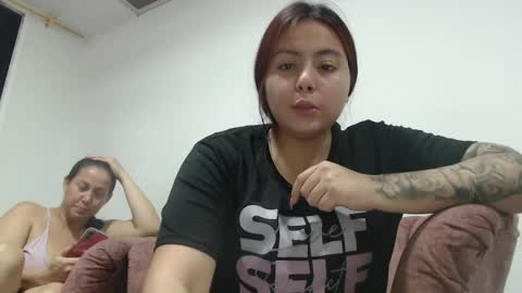 Snapshot of yessica_08 chatting on 05.27.26 yessica and andres online show from 05.27.26