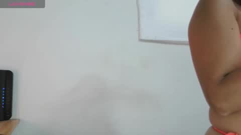 Snapshot of yessica_palmer chatting on 03.05.25 online show from 03.05.25