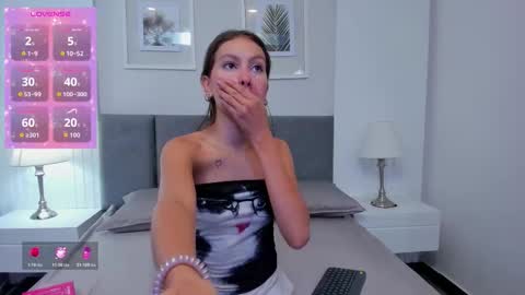 Snapshot of yeye_1 chatting on 03.21.26 Yeye online show from 03.21.26