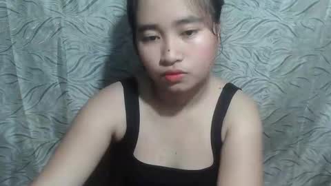 yhang_19 online show from 09.22.25