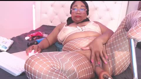 Yhazan Blake online show from 04.10.26