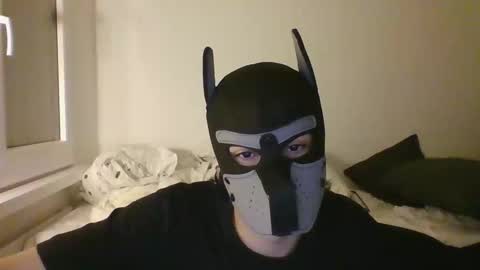 Snapshot of yikesito chatting on 10.18.25 yikesito online show from 10.18.25