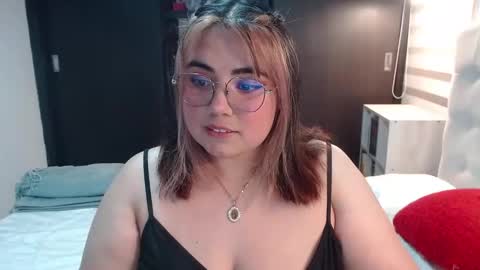 hii i am yini online show from 04.16.26